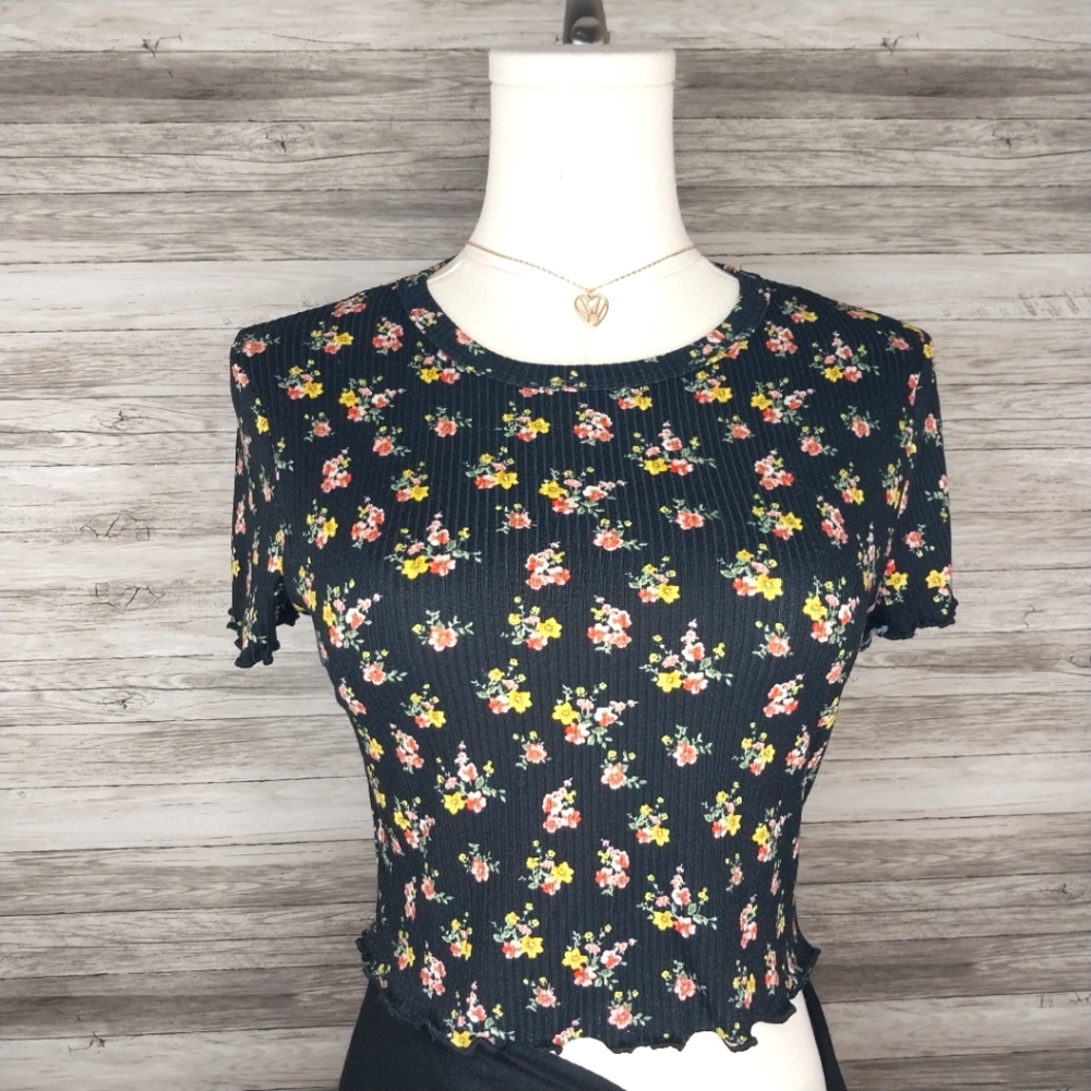 Forever 21 Floral Crop Top Size small